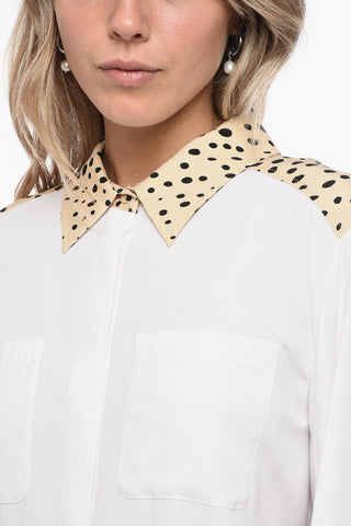 Seidenbluse mit Kragen im Leoparden-Effekt