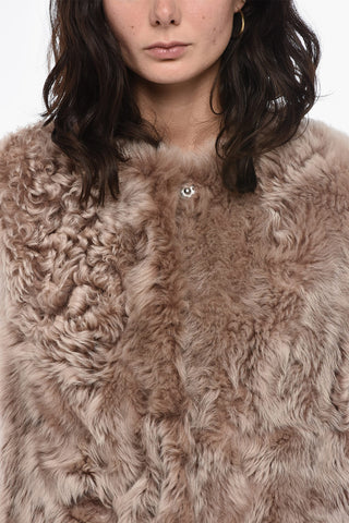 Cappotto Smanicato in Shearling con Bottoni a Pressione