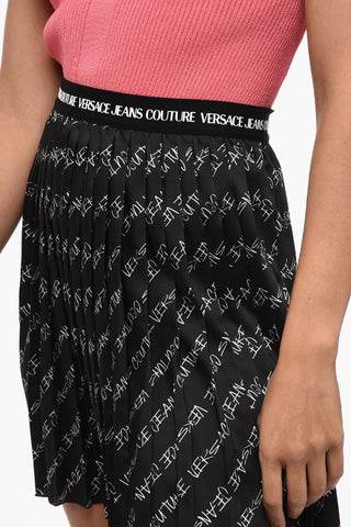 Logoed Band Pleated Skirt
