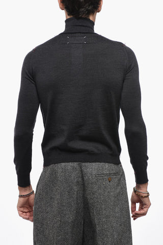 MM4 UNISEX Wool Sweater with Stitchies Detail