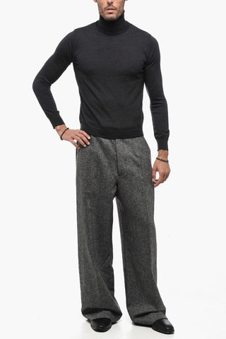 MM4 UNISEX Wool Sweater with Stitchies Detail