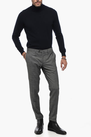 Pantaloni a Micro Quadri ad Orlo con Risvolto