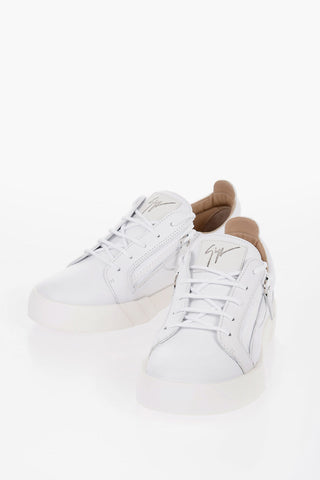 Sneakers Basse in Pelle con Zip Laterale                        