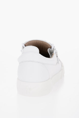 Sneakers Basse in Pelle con Zip Laterale                        