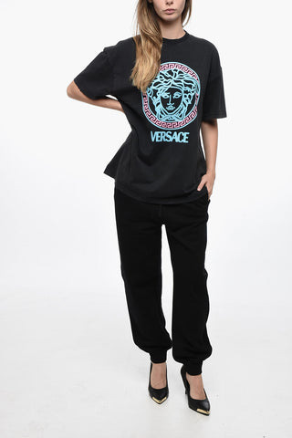 LA VACANZA Oversized MEDUSA T-Shirt with Neon Print