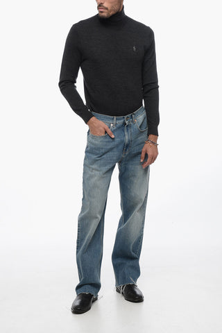 Stone-washed Denims with Fringed Hem
