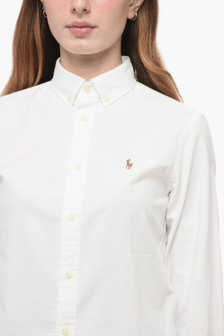 Camicia Button-Down in Tinta Unita con Logo Ricamato