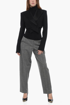 Kurz geschnittener, überkreuzter Blazer mit Satin-Revers