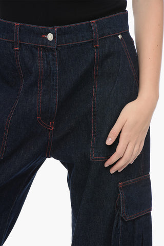 Jeans Cargo a Lavaggio Scuro con Cuciture a Vista