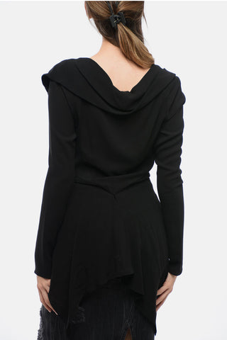 Asymmetrische Seidenbluse mit weitem Ausschnitt