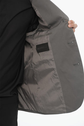 giacca a 2 bottoni due spacchi revers classico e tasca con aletta