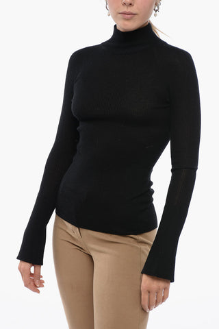 Maglia a Collo Alto con Maniche a Imbuto
