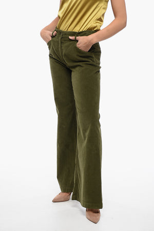 Pantaloni a Vita Bassa in Velluto a Coste con Fit Svasato