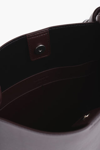 Borsa a Spalla Slim TANGLE in Pelle con Tracolla Annodata