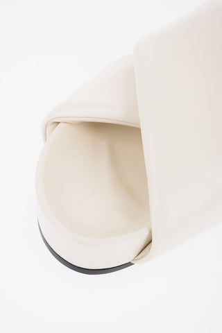 Sandali in Pelle con Design Criss Cross