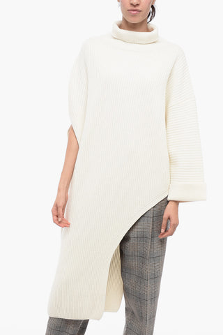 Knitted Sweater with Asymmetric Desing