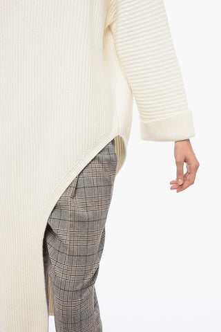 Knitted Sweater with Asymmetric Desing