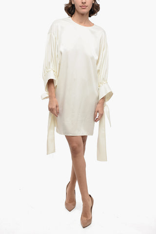 Vestito Satin Loose-Fit con Maxi Maniche Allacciate