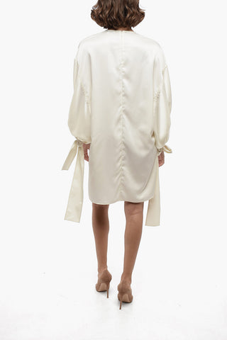 Vestito Satin Loose-Fit con Maxi Maniche Allacciate