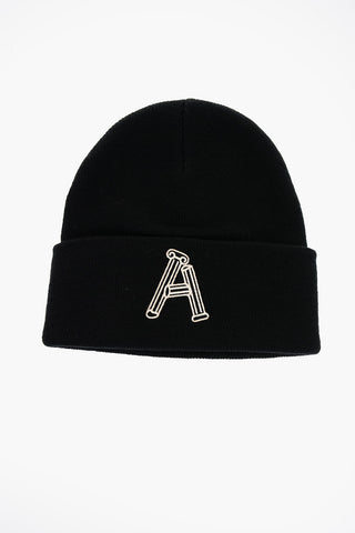 Beanie in Tinta Unita con Monogram Ricamato