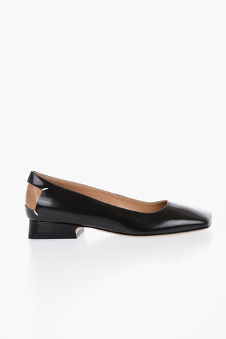 Gebürstete Leder-Ballerinas mit Cut-out-Detail