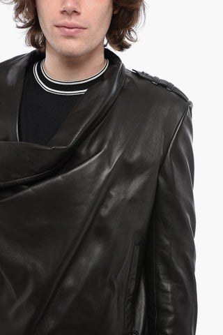 Giubbotto in Pelle con Zip Decentrata e Drappeggio Frontale