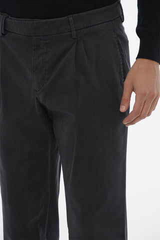 Pantaloni Chino con Tasche a Filo