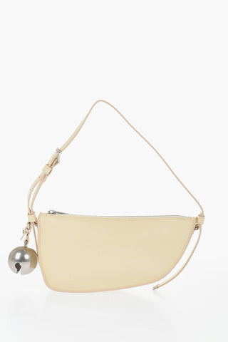 Borsa a Spalla SHIELD SLING in Pelle con Charm Argentato