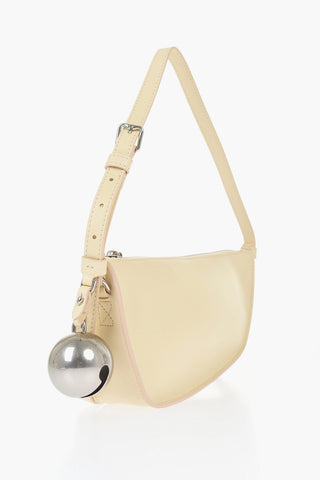 Borsa a Spalla SHIELD SLING in Pelle con Charm Argentato