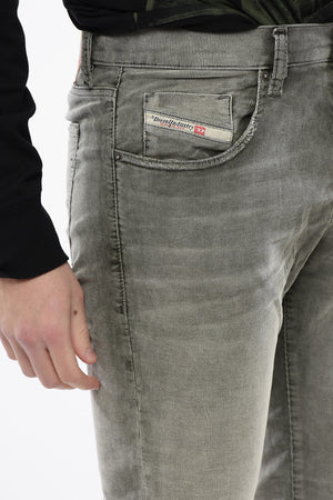Slim Fit-Hose 2019 D-STRUKT aus geripptem Velours, niedrige Bundhöhe