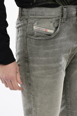 Slim Fit-Hose 2019 D-STRUKT aus geripptem Velours, niedrige Bundhöhe