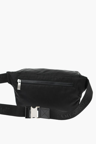Einfarbige Gürteltasche mit kontrastierendem Logo