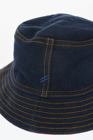 Wendbarer Bucket Hat aus geflocktem Denim