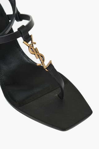 Sandali T-Strap Lace Up in Pelle con Monogram Dorato 7cm