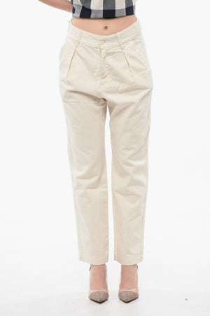 Mom-Fit-Jeans Mit Einer Falte Und 14cm Gürtelschlaufen