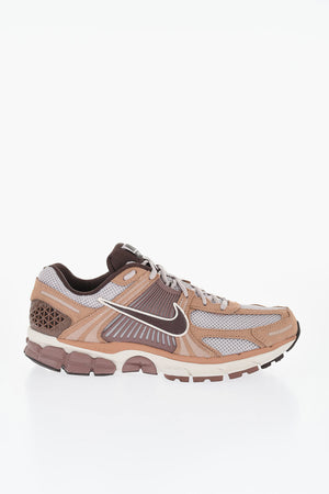 Niedrige Sneaker ZOOM VOMERO 5 aus Mesh, dreifarbig