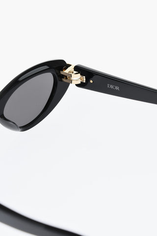Solid Color CDIOR B1U Cat-Eye Sunglasses with Golden Details