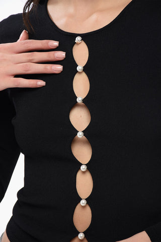 Cut-Out-Top aus Strick mit Perlendetail
