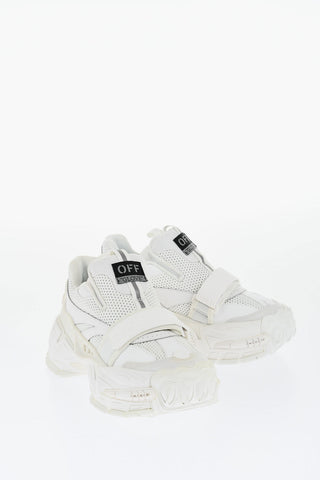 Low-Top GLOVE With Chunky Sole