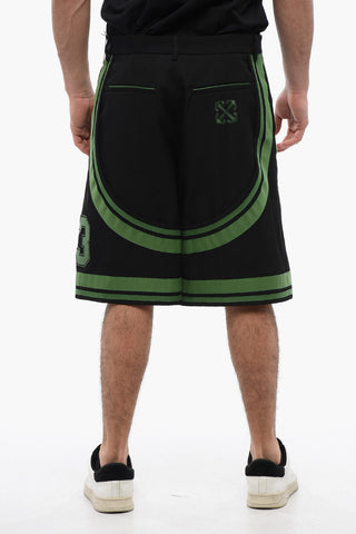 Shorts FORMAL VARSITY mit Applikationen und Tape-Details