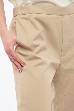 Pantalone Crop Svasato con Orlo a Taglio Vivo