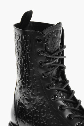 Anfibi in Pelle con Monogram In Rilievo All Over 