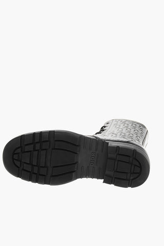 Anfibi in Pelle con Monogram In Rilievo All Over 