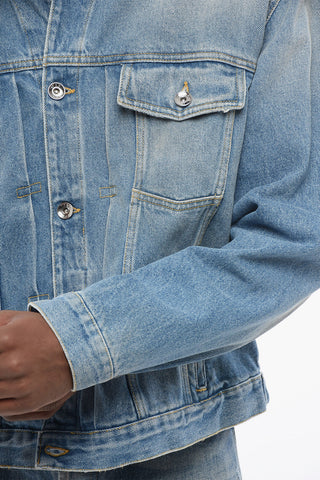 Giubbotto in Denim Delavè con Logo Posteriore in Rilievo