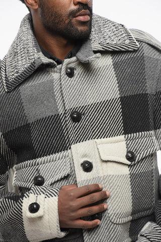 Cappotto Corto Motivo Tartan con Bottoni Rivestiti