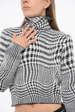 Turtleneck Stretch Wool Sweater with Houndstooth Pattern