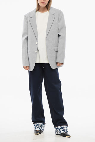 플랩 포켓이 있는 핀스트라이프 블레이저