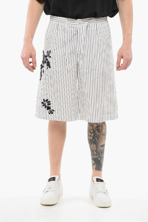 Nadelstreifen-Baumwollshorts mit Paillettenstickerei