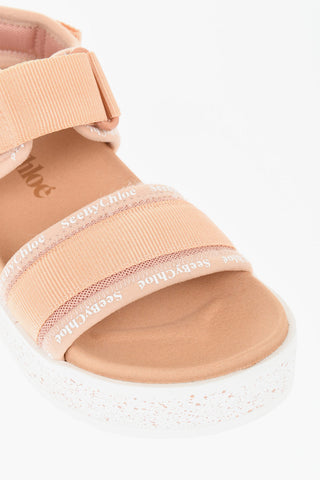 Sandali Logati Con Chiusura Strap