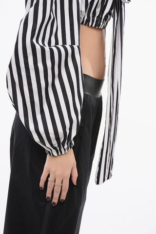 Top  Crop a Righe con Dettaglio Fiocco